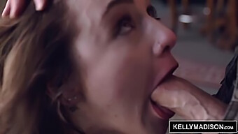 Kelly Madison Lærer Rosalyn Sphinx Hvordan Hun Kan Gi En Creampie