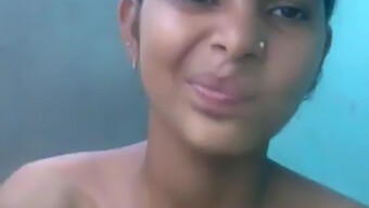 La Ragazza Del Villaggio Bengali Prende Un Grosso Cazzo