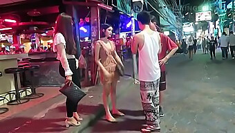 Jonge 18+ Meisjes En Oudere Mannen In Thailand