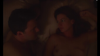 Naked American Milf Anne Hathaway In A Steamy Scene