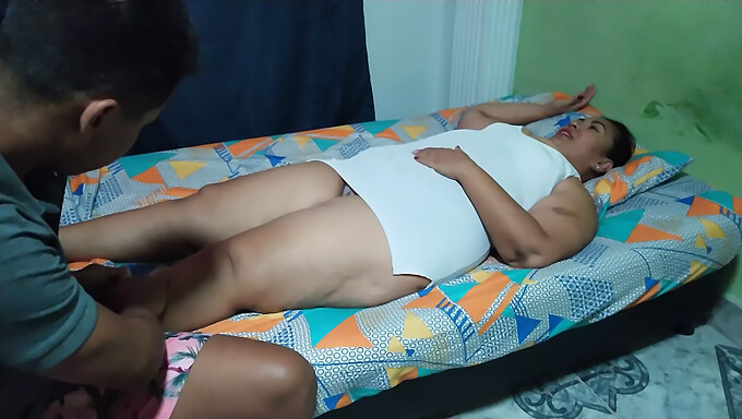 Vreemdgaan Met Mijn Colombiaanse Milf - Massagetherapie Verandert In Een Massagecumsessie