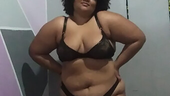 Brasileira Da Bunda Grande Em Lingerie Sexy