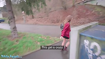 Adolescenta (18+) Primește Oral Și Anal Pov În Public