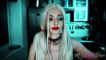 Harley Quinn'S Sensual Masturbation - การช่วยตัวเองที่น่าตื่นเต้น