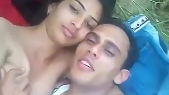 Girlfriend And Boyfriend Indulge In Public Sex