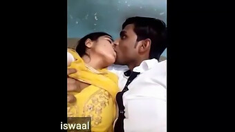 Rough Sex With Indian Bhabhi In Car