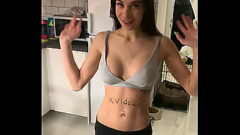 Amateur-Video-Verifizierung Einer Heißen Amateurin