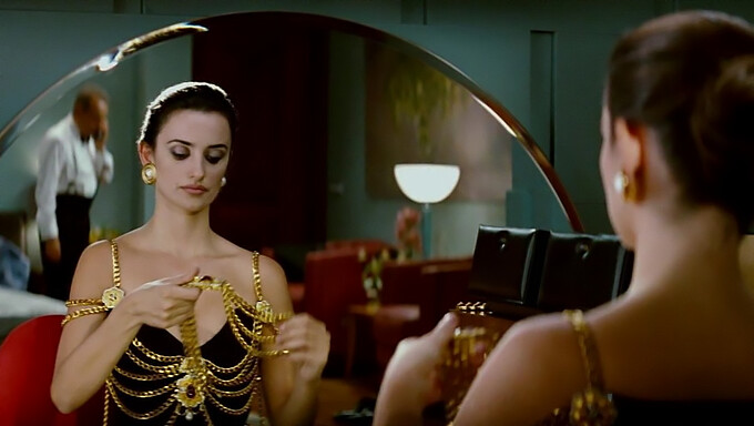 Les Gros Seins Naturels De Penelope Cruz Et Ses Baisers En Vidéo Hd