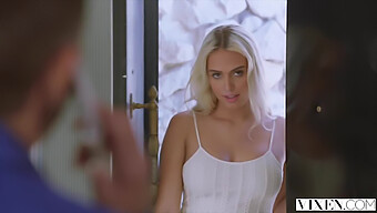 Athena Palomino Ve Komşusu Üçlü Yapıyorlar