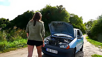 Pasangan Poland Menjadi Nakal Di Dalam Kereta.