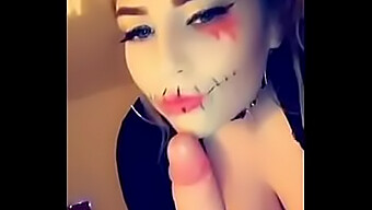 Amelia Skye Biểu Diễn Halloween Nóng Bỏng Với Việc Liếm Và Đụ Mặt