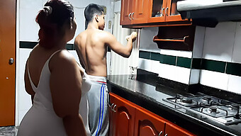 Teen Latina Con Un Gran Culo Viene Scopata In Cucina