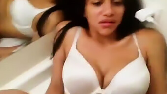 টিন (18+) বেবি বড় লিঙ্গ দ্বারা চুদা হয়।