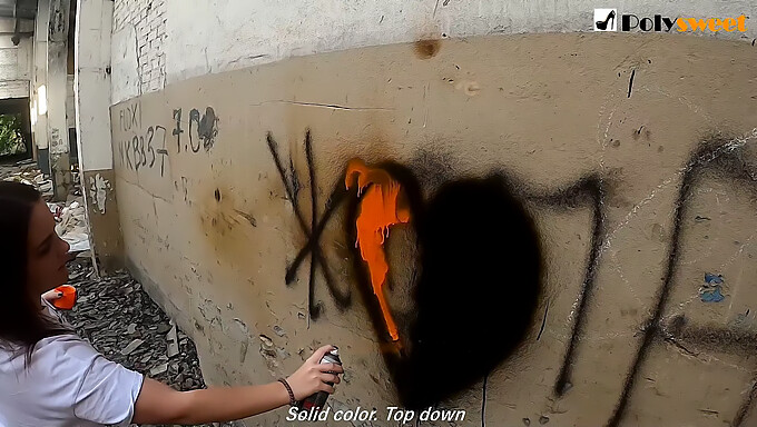 O Rusoaica Amatoare Este Fututa Pe Un Perete De Graffiti