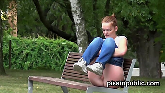 Pisciare Su Bellezze Sexy Nel Parco - Il Video Più Hot Di Kattie Gold