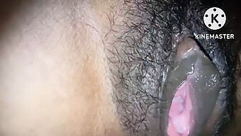 Hintli (Hintçe) Bhabhi Mastürbasyon Yapıyor Ve Size Bir Desi Hintli (Hindistanlı) Gönderiyor. 18 Yaşındaki Video